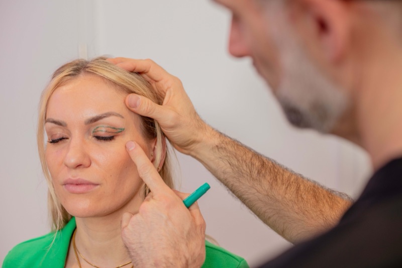 Hautanalyse vor CO2-Laserbehandlung in der Praxisklinik am Schwarzwald